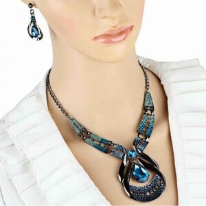 Elegant Blue and‎ Silver Necklace and Earring Set